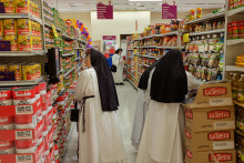 Justin-Gaar-Three-Nuns-Walk-Into-A-Grocery-Store