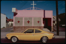 Ave-Pildas_Pink-Church-Orange-Car
